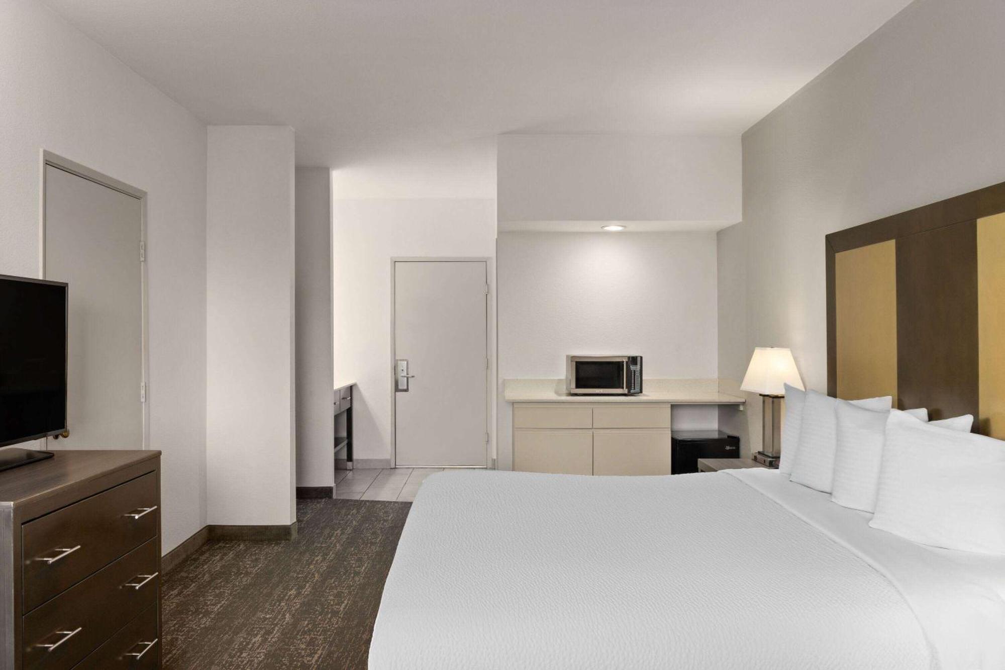 Baymont By Wyndham Moses Lake Exterior foto